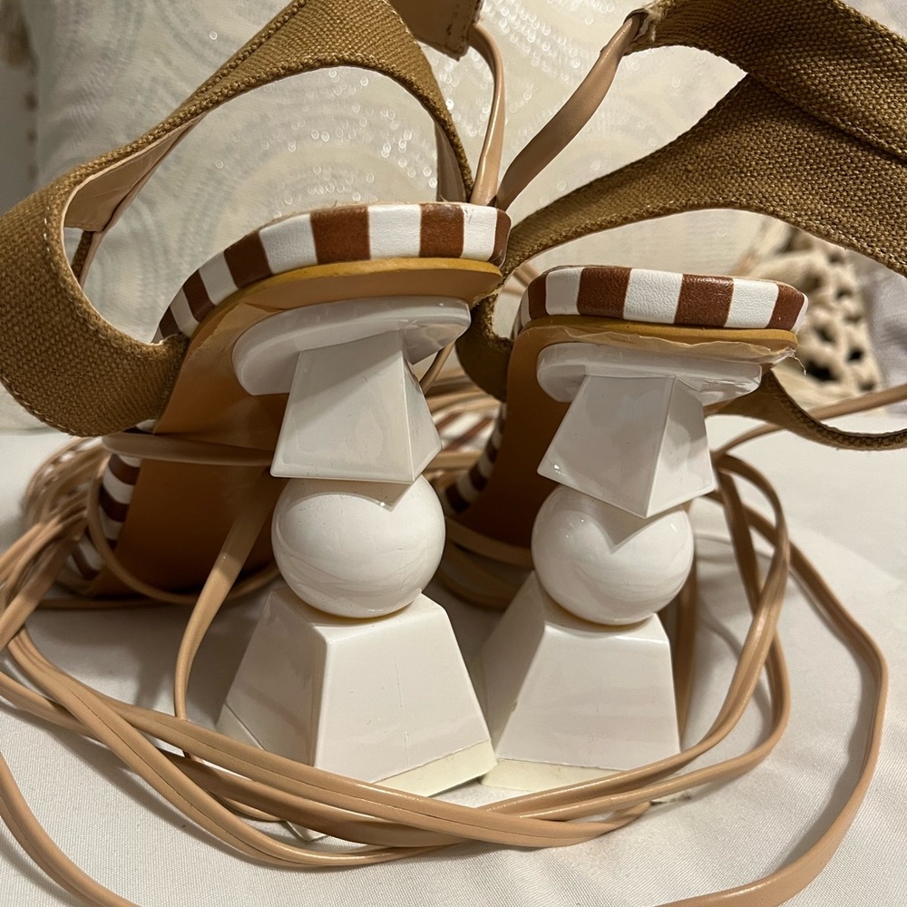 Unique sandals 6 1/2